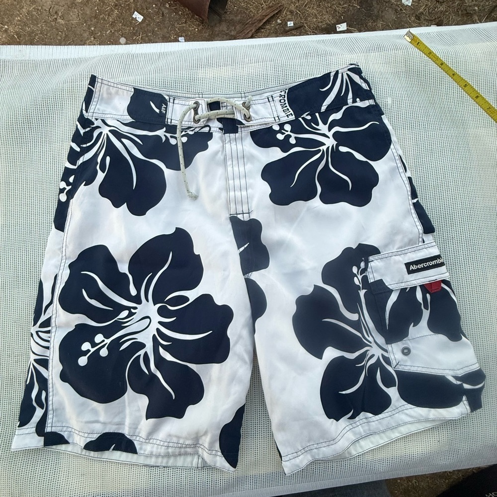 MENS Abercrombie & Fitch  Swim Shorts - Navy and White Floral 34
